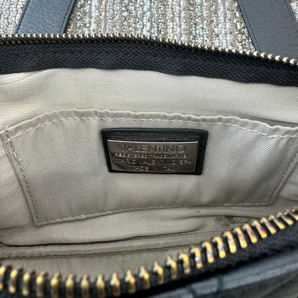 Valentino | Crossbody Bag - Picture 8 of 9
